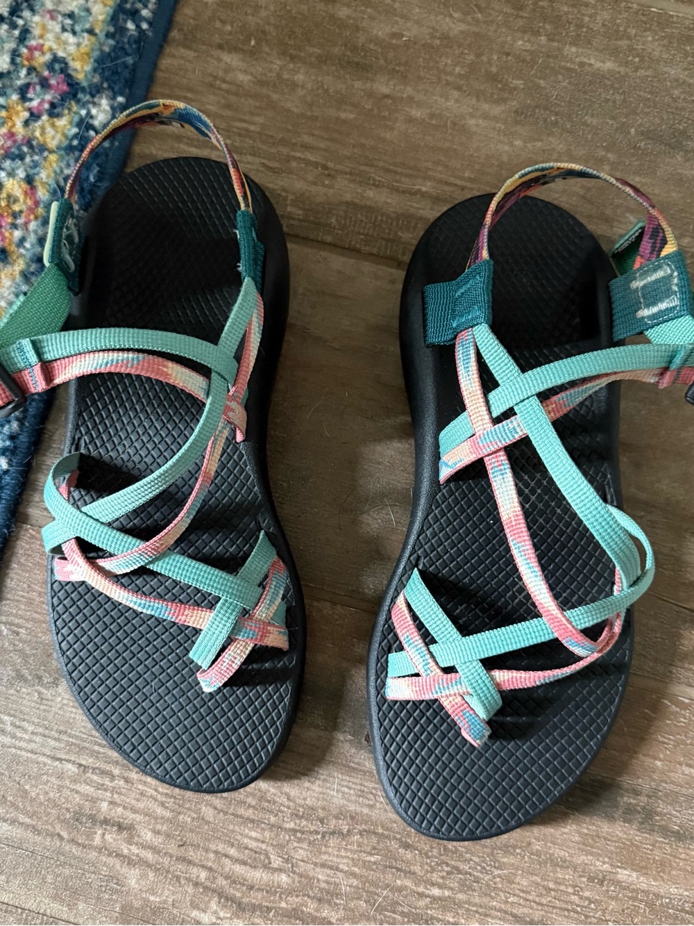 Women’s Chacos Strappy Sandals in Teal and Pink size 9